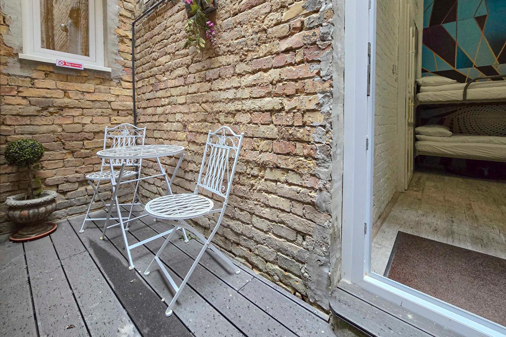 Wolf Apartment With Terrace Budapeste Exterior foto